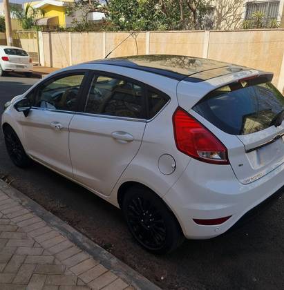 FORD FIESTA 1.6 TITANIUM HATCH 16V FLEX 4P MANUAL